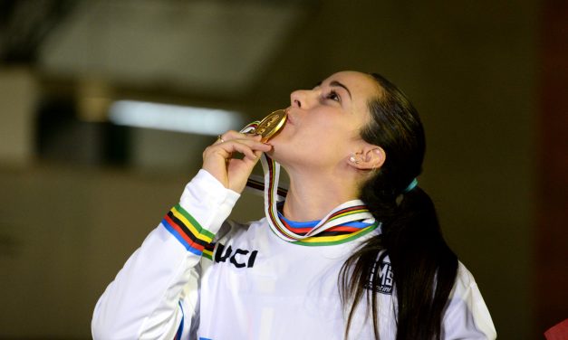 Video: El día que Mariana Pajón, hizo un Mariana Pajón en la pista Mariana Pajón