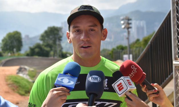 «Debemos seguir entrenando, seguir tranquilos en casa»: Carlos Mario Oquendo