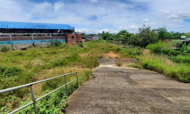 Visita a Tarazá, augura la recuperación de la pista del municipio