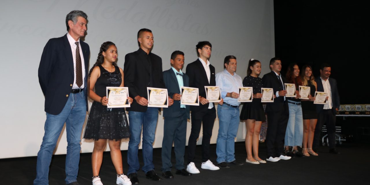 La Noche de los Mejores premió a los más destacados del 2019
