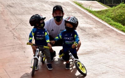 Los Oquendos se tomaron la última clase del año de los semilleros de BMX Antioquia