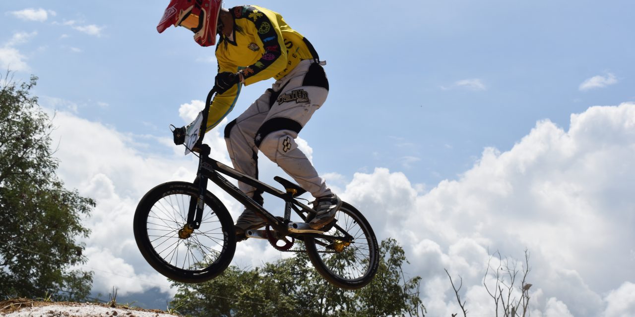Video: Lo mejor del bmx local se toma Santa Fe de Antioquia