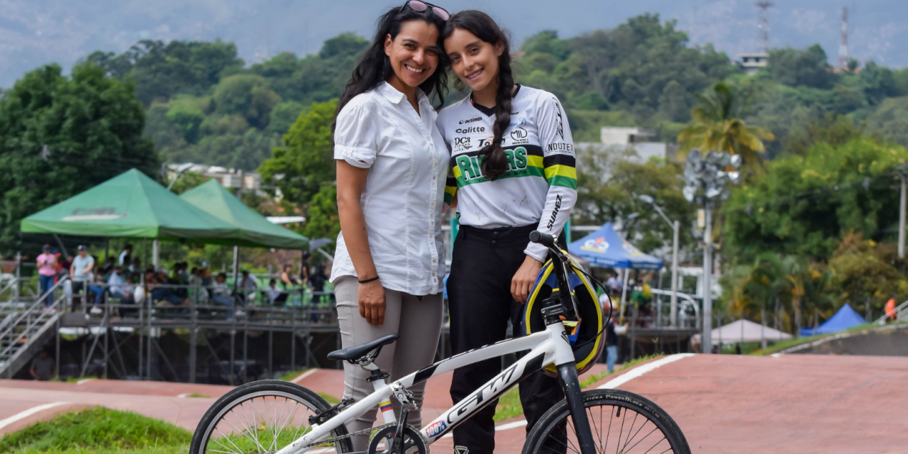 Desde antes de nacer, Sharon ya andaba sobre ruedas
