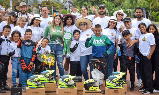 Más de 200 niños y niñas en modo Feria de Flores con Festival Silleterito de bicicrós
